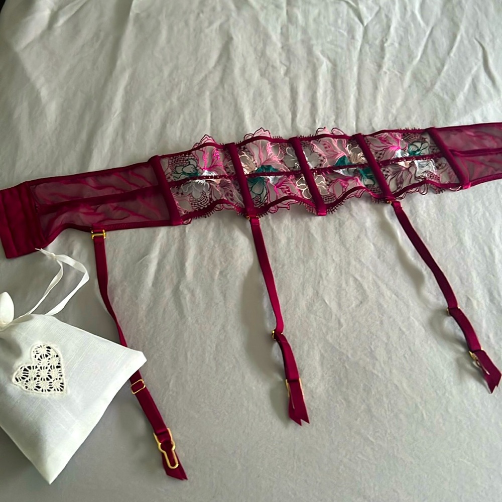 Very feminine garter belt